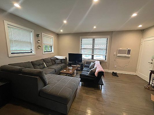 4th image of 20-65 23rd St #1A