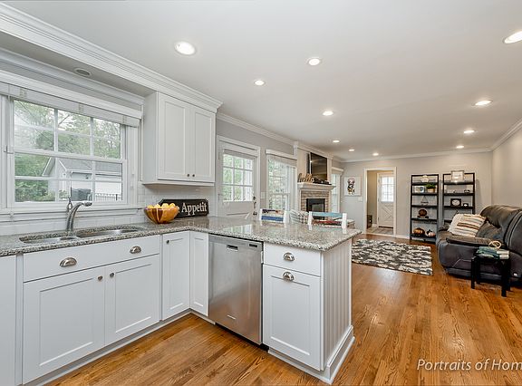 3rd image of 416 Dorset Pl