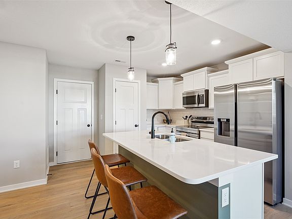 5th image of 2666 SE Osier Ave