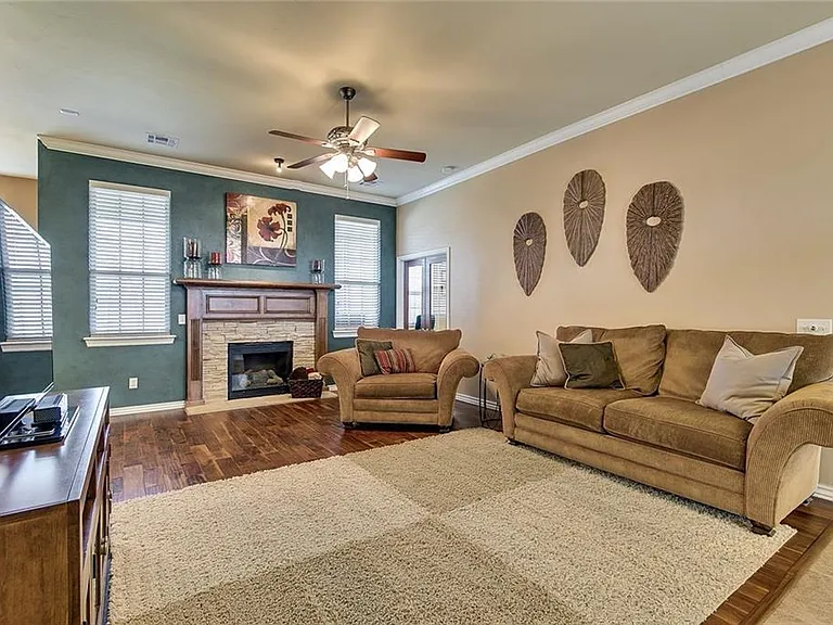 9012 Crooked Creek Ln — Photo 5