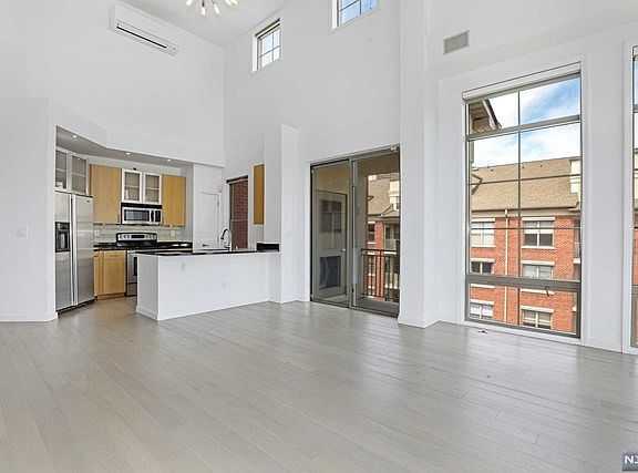 5th image of 24 Avenue At Port Imperial APT 435