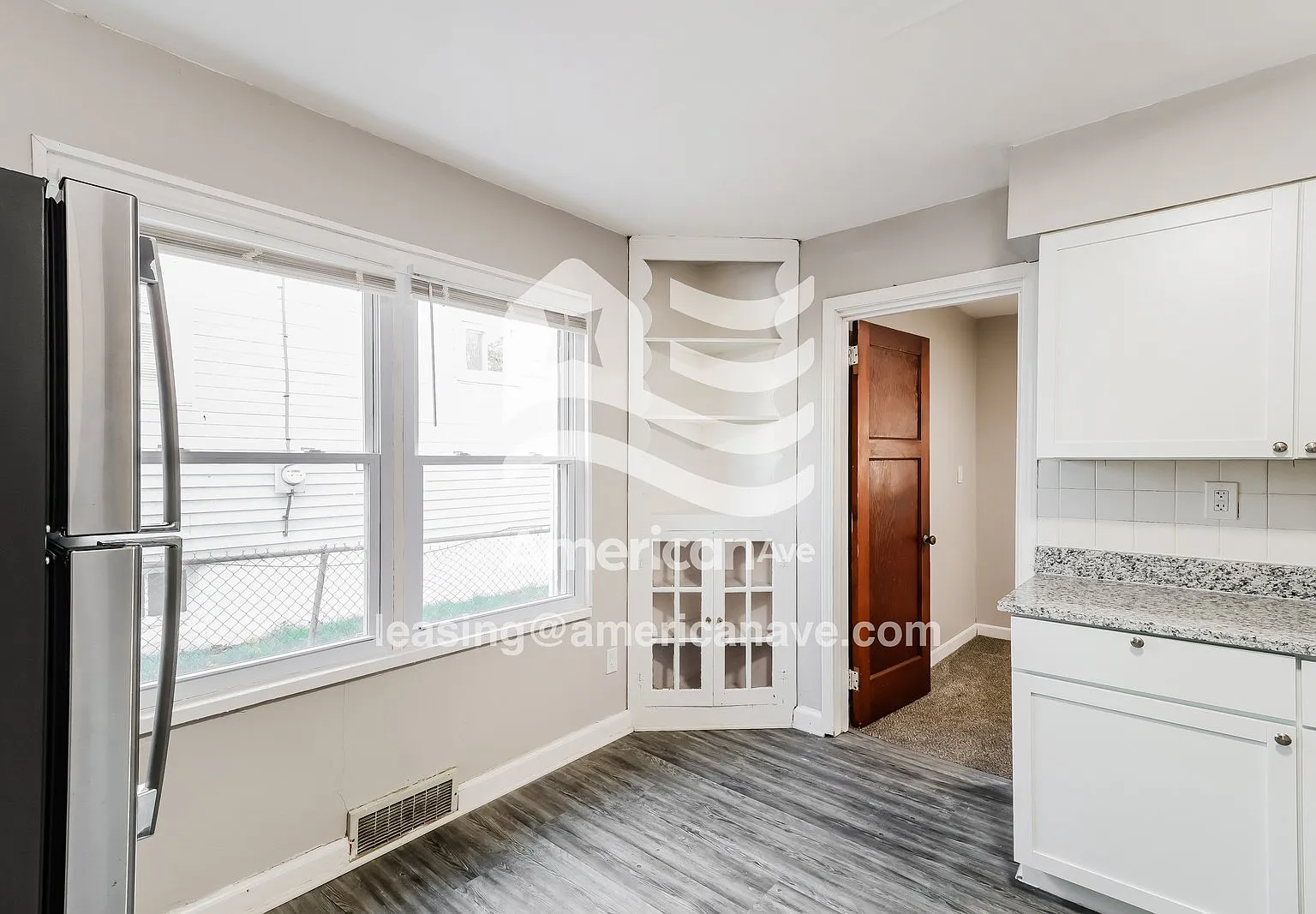 2 bed, 1.0 bath, 972 sqft, $1,147 — Photo 4