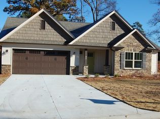 104 Sable Ln, Greenwood, SC 29649