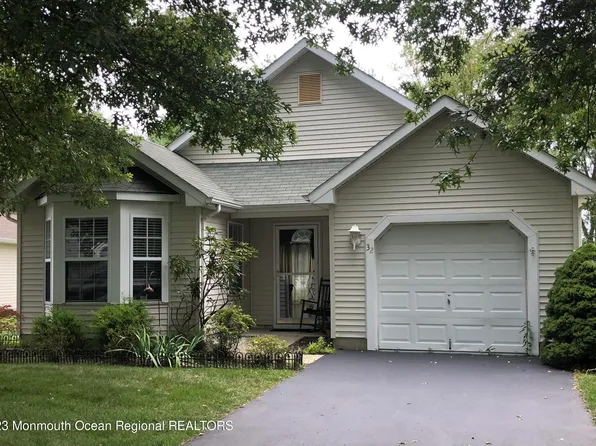 32 Meadows Lane, Whiting, NJ 08759