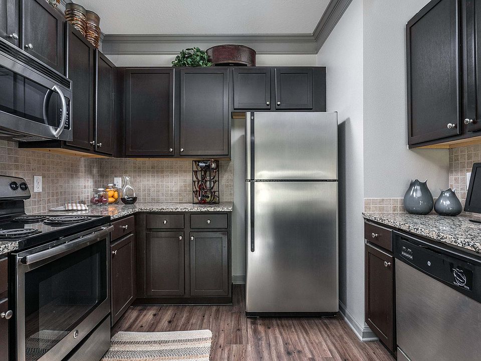 Kitchen Side View - Waterstone at Big Creek