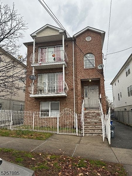 1st image of 51 Grafton Ave