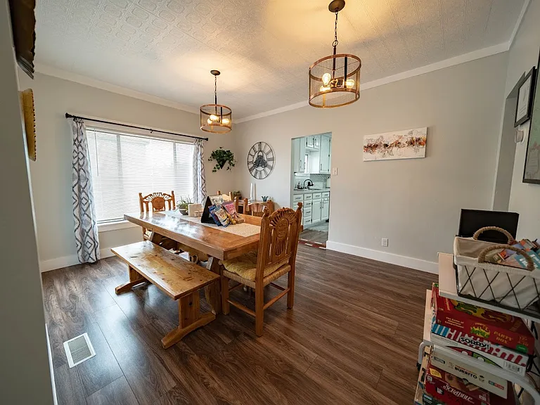 119 N 200 E — Photo 12