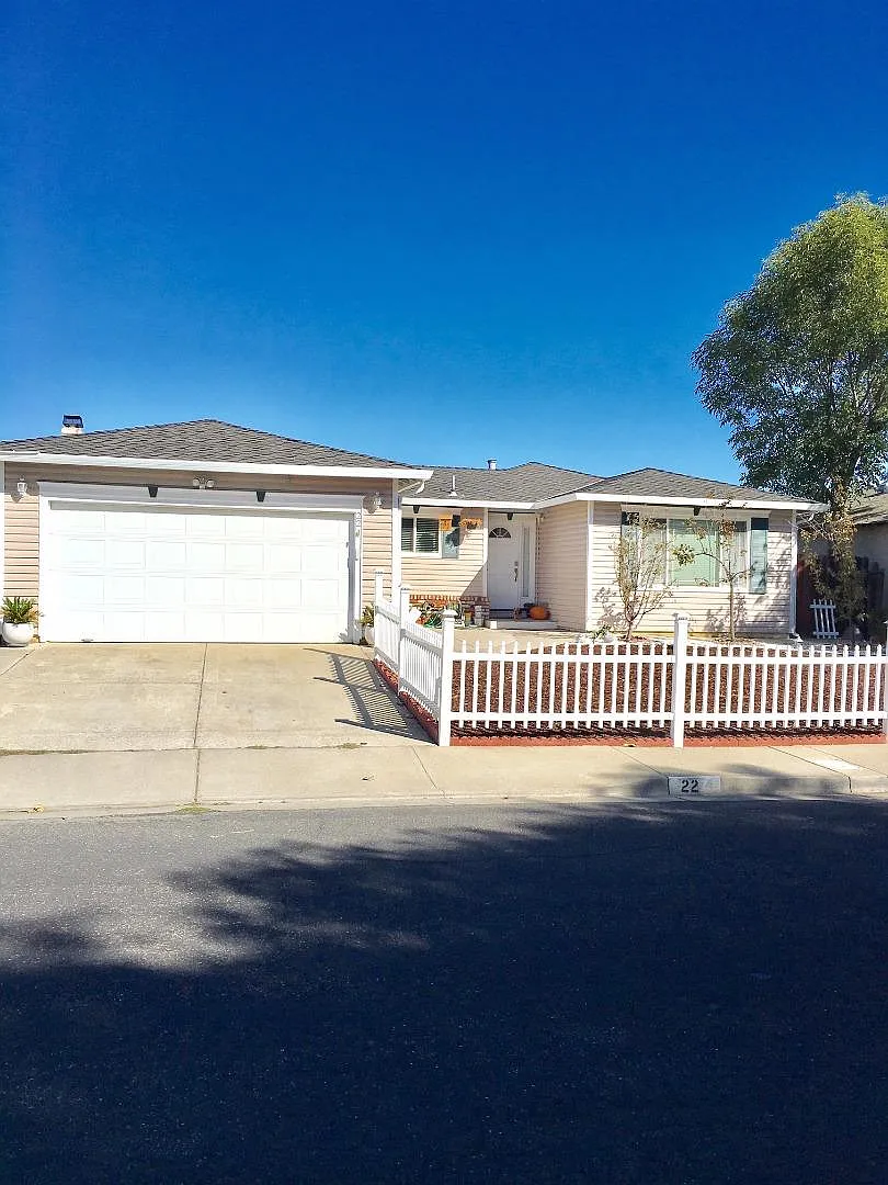 22 Brookshire Ct photo 1