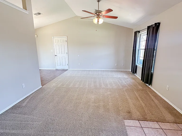 6861 NW Willow Springs Dr — Photo 8