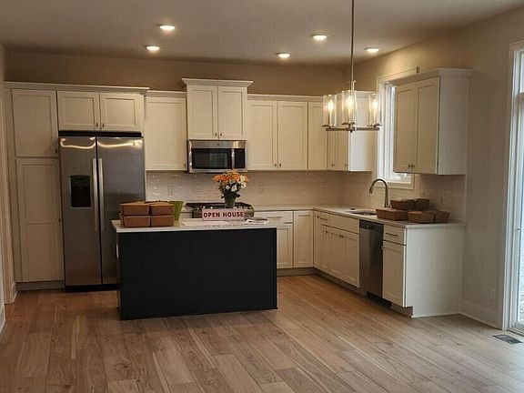 3rd image of 516 Little Sable Dr