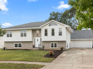 369 Whiteside Dr, Joliet, IL 60435