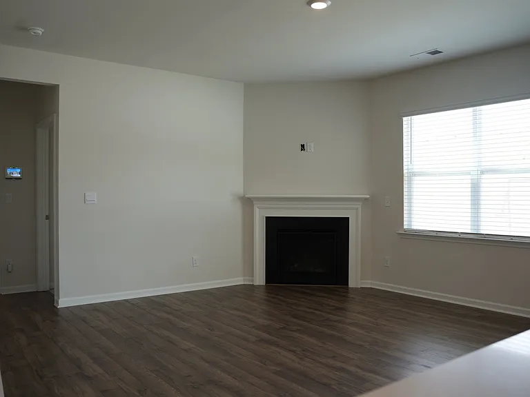 670 Hollyrose Cir — Photo 12