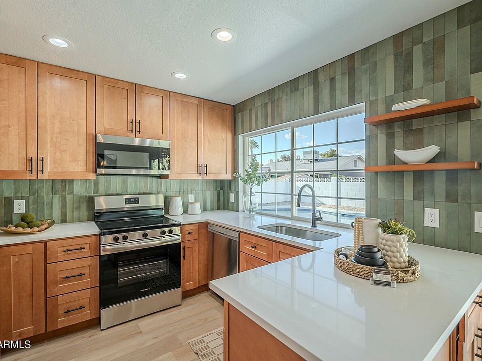 1st image of 4910 W TOWNLEY Avenue #4910