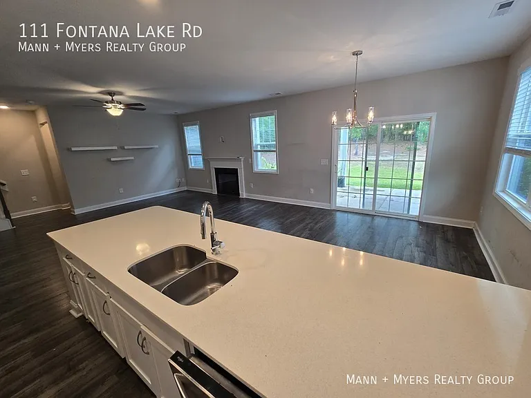 111 Fontana Lake Rd — Photo 16