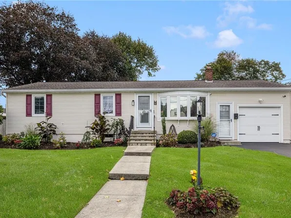 51 Stone Dr, Cranston, RI 02920