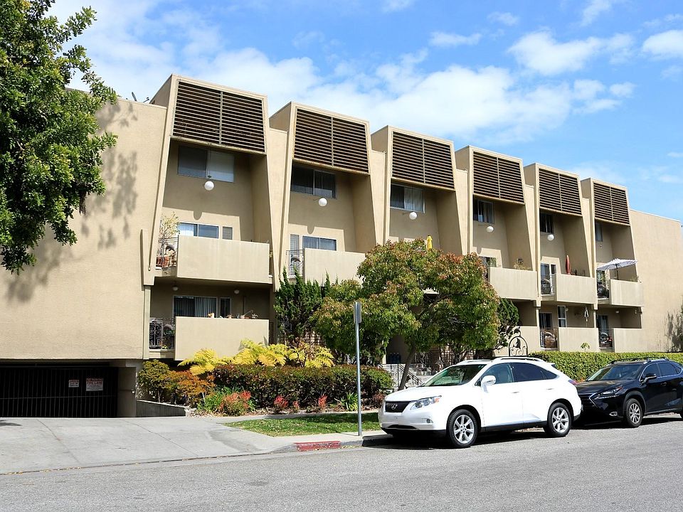 1st image of 921 10th St #203