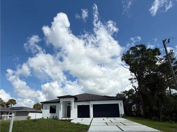 6037 N Moss Cir, Labelle, FL 33935