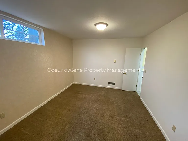 1827 E 12th Ave — Photo 10