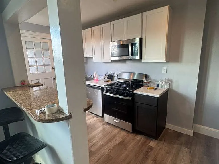 365 Remington St — Photo 3