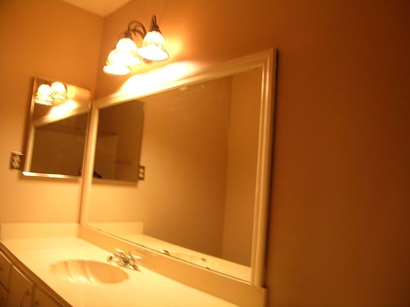4th image of 831 Thistledown Dr APT 4