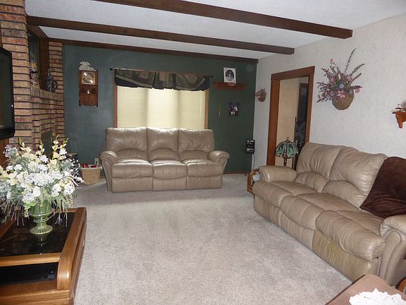 5th image of 219 2nd St NE
