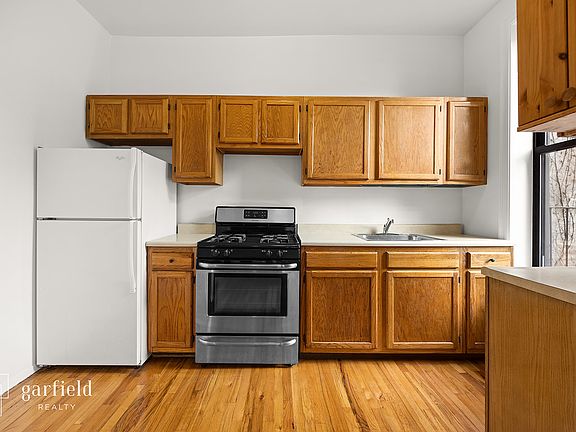 4th image of 398 7th Ave APT 3