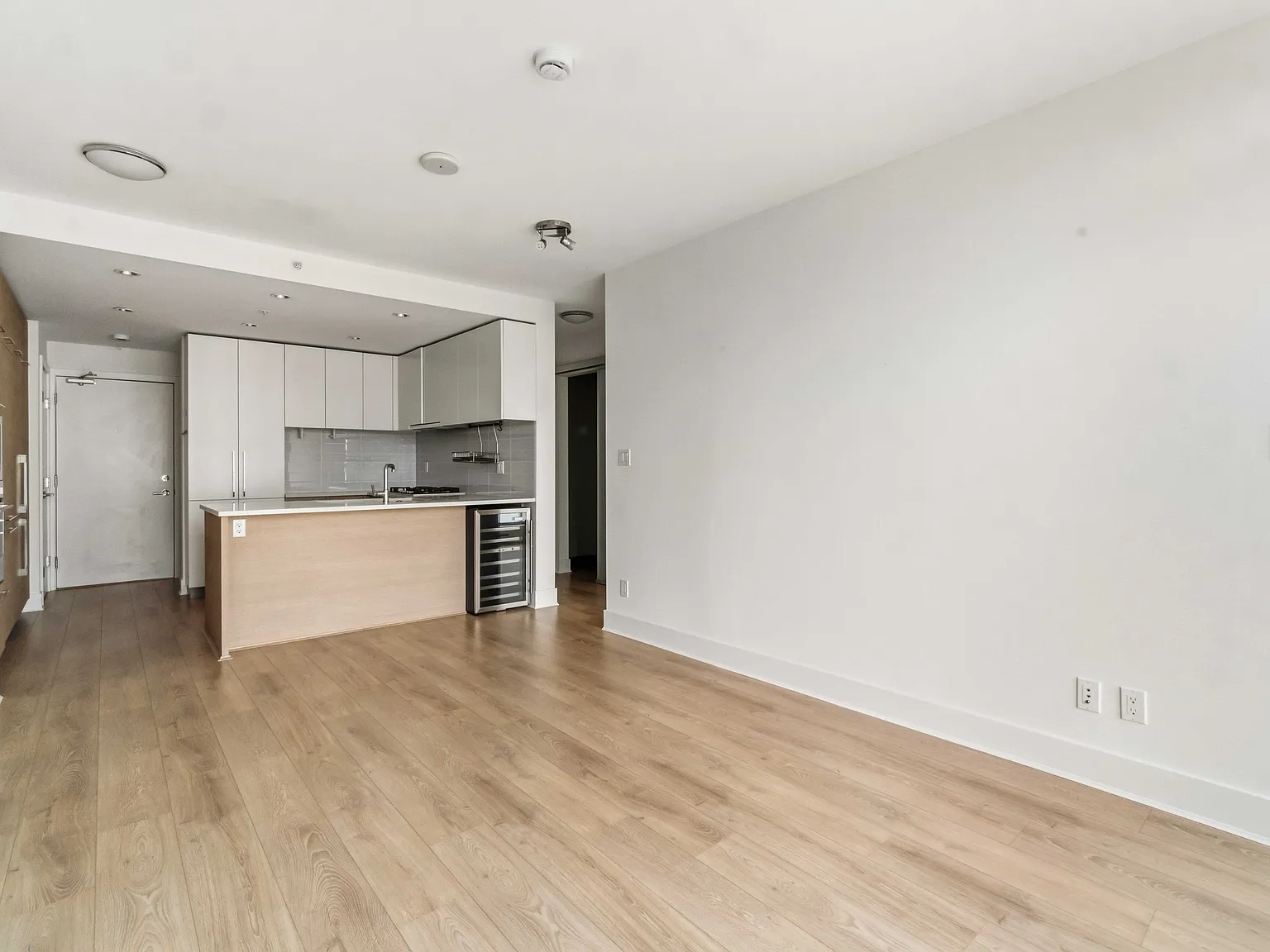 1 bed, 630 sqft, $2,100 — Photo 4