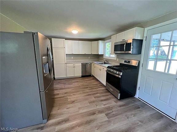 3rd image of 9854 E Idlewood Dr