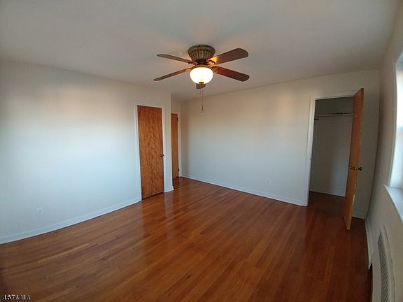 4th image of 457 Boyden Ave
