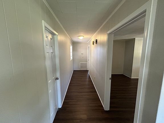 2nd image of 122D Plaza Dr