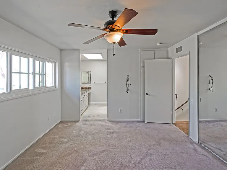 7148 Island Village Dr — Photo 37
