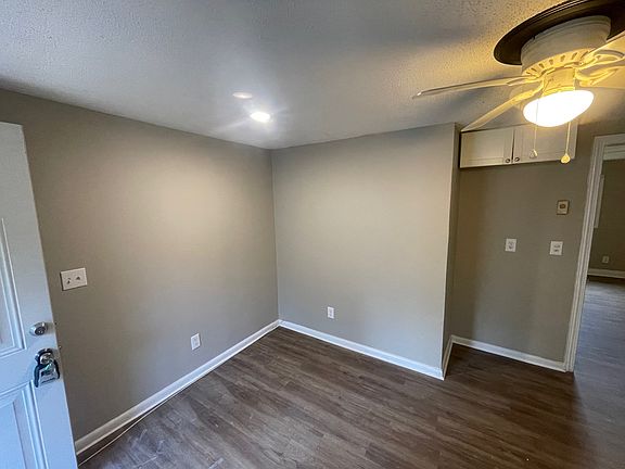 2nd image of 2205 Russelldale Ave #B