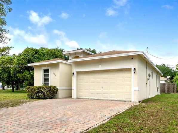2241 NW 4th Ct, Pompano Beach, FL 33066