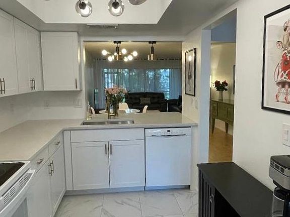 3rd image of 5635 Summerside Ln #38A
