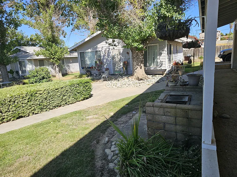 33109 Buena Vista St — Photo 2