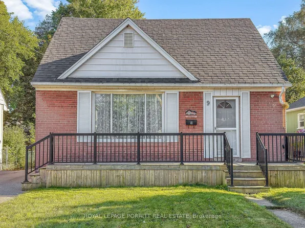 9 Putney Rd, Toronto, ON M8W 2K6