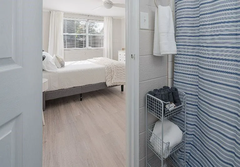 One Bedroom Across From Walking & Biking Trails in Fisher Park - Water & Parking Included — Photo 18