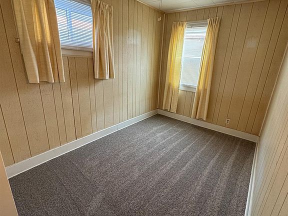 3rd image of 606 E Market St #2