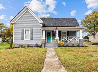 214 Broad St, Mount Airy, NC 27030