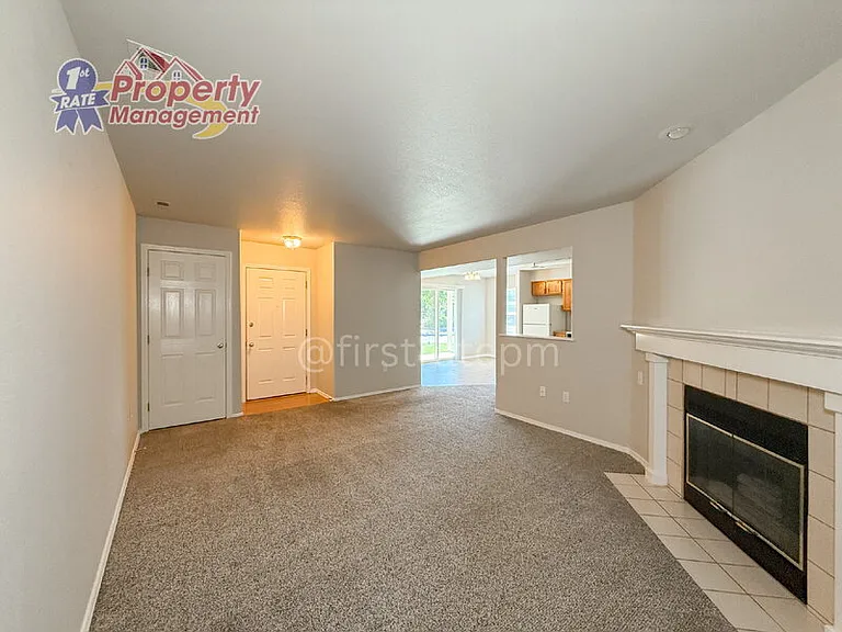 2914 W Stewart Ave #201 — Photo 5