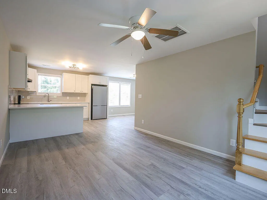 Building Photo - 255 Erwin Rd #B