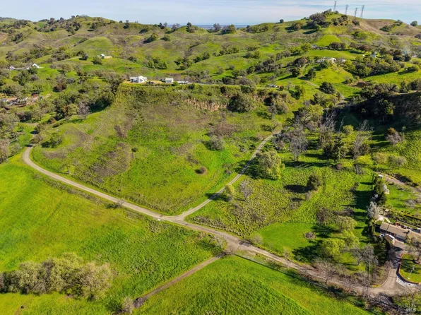 Morningbird Ln, Vacaville, CA 95688