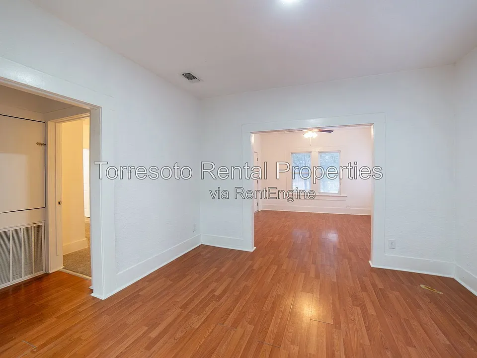 1539 Santa Monica St