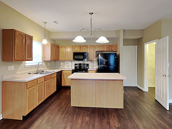 3rd image of 657 Blue Meadow Dr