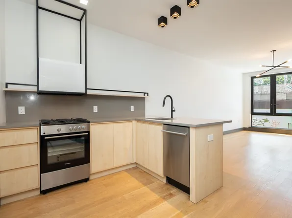 424 Arlington Avenue image 7 of 25