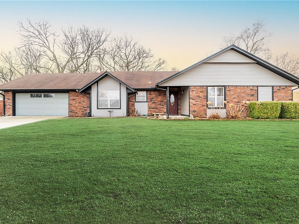 1st image of 2910 W Beechwood Dr