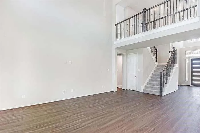 4 bed, 3.0 bath, 2822 sqft, $3,200 — Photo 4