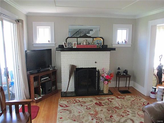 2nd image of 114 Marjorie St