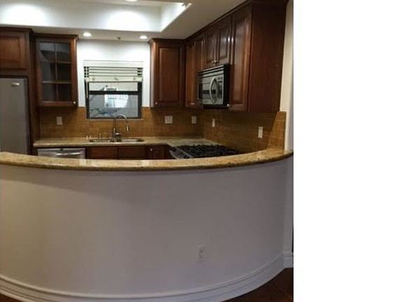 3rd image of 12104 Hoffman St APT 103