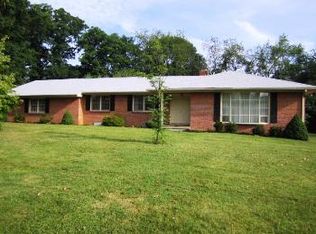 641 Rosser Ave, Waynesboro, VA 22980
